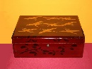 Large reddish-purple and gold lacquered box, Japan, late Meiji  period (1868-1912), around 1890. - Picture 01