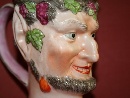 Tazza in porcellana a forma di testa di satiro, Staffordshire, Regno Unito, 1820 circa. - Foto 03