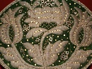 Kokoshnik, in russo, кокошник, ricamato con fili d'argento su velluto di seta, governatorato di Mosca, fine del XVIII-inizi del XIX secolo. - Foto 04