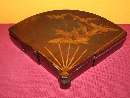 Reddish-purple and gold lacquered fan shape box, Japan, late Meiji period (1868-1912), around 1910. - Picture 01