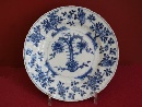 A blue and white plate with flowers sprays, Kangxi (16541722) period, Qing dynasty. - Picture 01