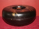 A round box with lid decorated with black lacquer and  maki-e  in gold, Japan, Taisho period, 大 正 时代 (1912-1926). - Picture 03