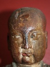 Arhat in legno naturale e tracce di policromia, Cina, fine dell'epoca Ming (1368-1644). - Foto 03