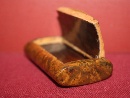 Piccolo bauletto impiallaciato in tartaruga ed una scatola porta tabacco da fiuto, Regno Unito, 1830 circa. - Foto 08