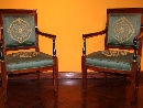Pair of natural mahogany armchairs, lacquered and gilded, Directoire period, France, c. 1795. - Picture 01