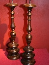 Hand-turned walnut candlesticks, central Italy, early 18th century. - Picture 01
