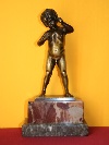 Bambino, scultura in bronzo patinato, firmato R.W. Lange, Francia o Germania, inizio del XX secolo. - Foto 01